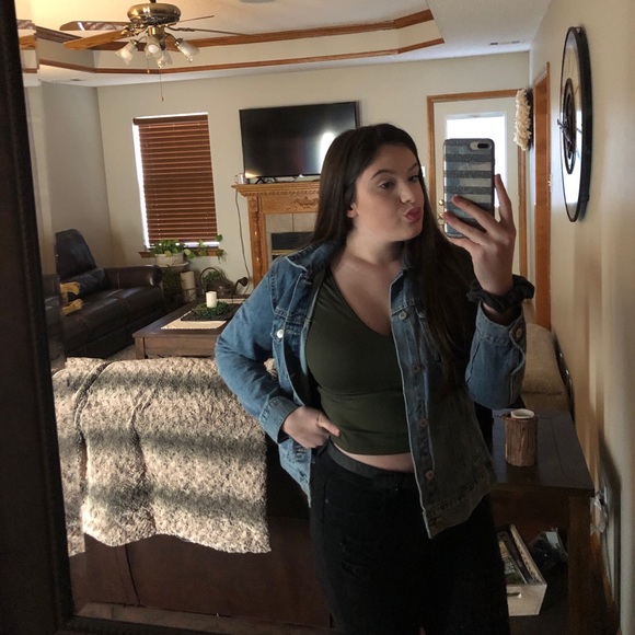 Meet your Posher, Emily - Picture 1 of 1